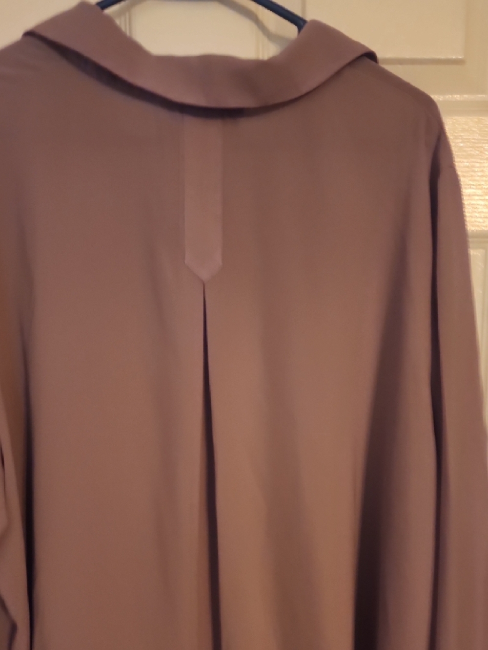 Light Mauve Button-Up Blouse - Picture 6 of 7